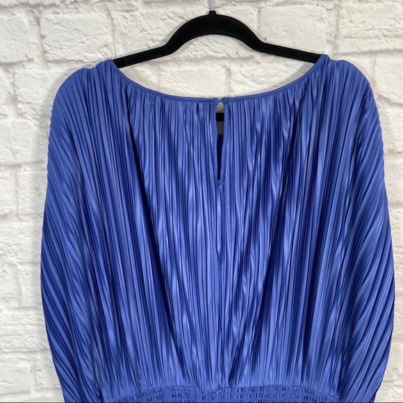 Like New Prologue Dress - Picture 5 of 8